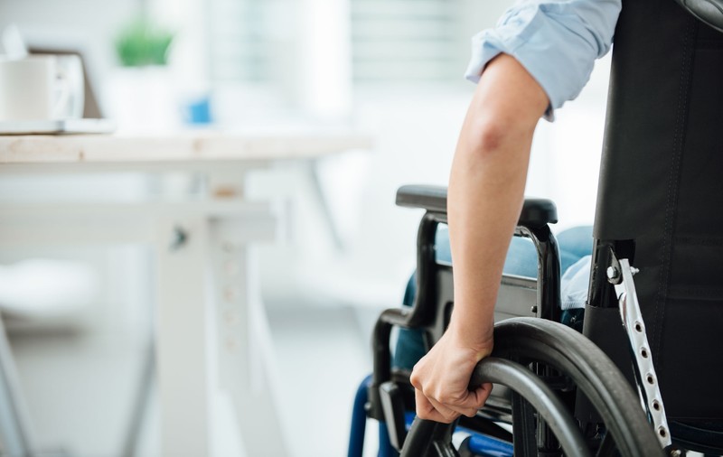Scleroza multiplă, boala care nu se vindecă. Camelia are scleroză multiplă de 15 ani. S-a împăcat greu cu boala, dar acum luptă pentru cei care sunt ca ea