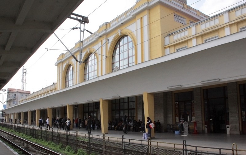 Trenurile care trec prin Gara Ploiești Sud vor avea întârzieri, în perioada 12-26 iunie