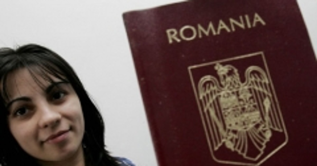 Când poți să-ți faci pașaport fără să stai la coadă. Vara e ”omor” la ghișee, joia și vinerea după prânz e lejer