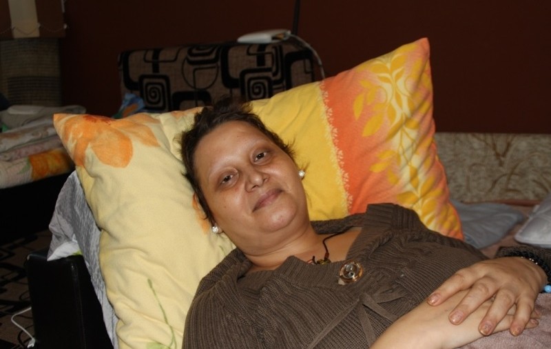 Adriana Buzan, o femeie din Bistrița, a murit de cancer. Biserica i-a trimis prea târziu banii strânși pentru tratamentul ei