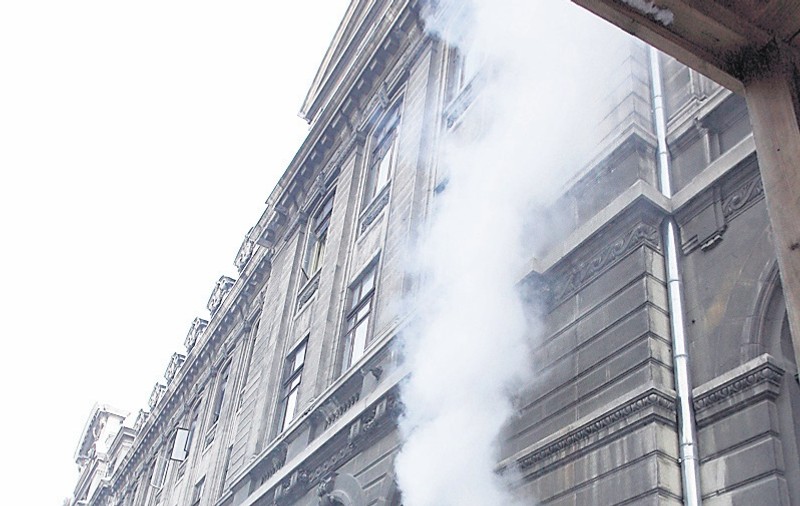 Incendiu la Universitate! 