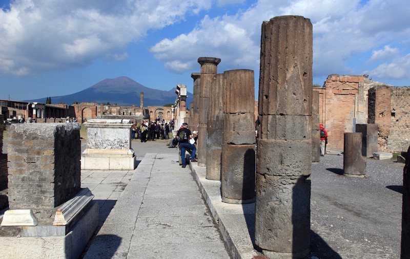 O turistă care a furat câteva artefacte din Pompeii le-a returnat după 15 ani, din cauză că ”sunt blestemate”