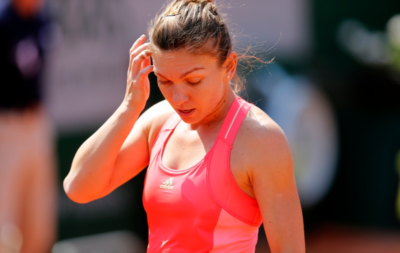 Din ciclul ”și eu sunt înjurată în țara mea”. Simona Halep sare în apărarea rivalei Eugenie Bouchard: "Oamenii spun lucruri urâte când începi să pierzi. ^Și eu am pățit la fel. Caută în viața mea personală și mă pun în lumină negativă!”. Obiectiv Singapore! VIDEO