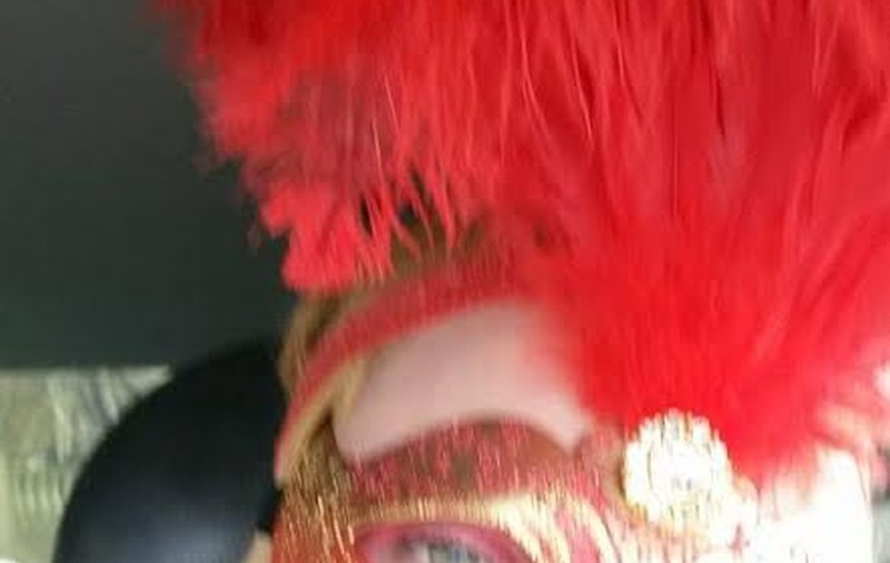 Rouge, filmare cu măşti veneţiene! VIDEO