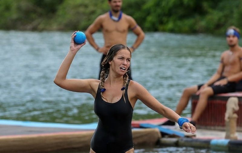 Maria de la „Survivor România”, pusă la zid de colegi. „S-a tot apropiat de Zanni, da, au dormit împreună”