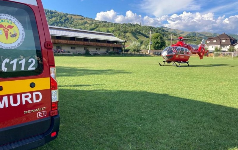 Un copil de 11 ani a încercat să se sinucidă. Readus la viață de salvatorii SMURD