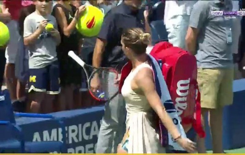 Ce a făcut Simona Halep cu racheta ruptă la US Open. Cadou pentru un copil