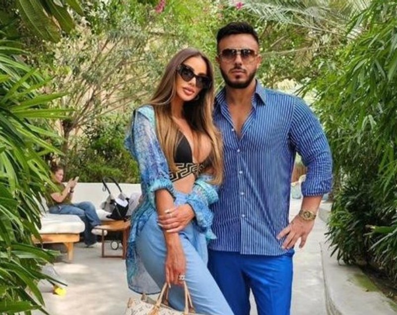 Cu cine petrece Bianca Drăgușanu Revelionul după despărțirea de Gabi Bădălău. Vedeta a plecat din România