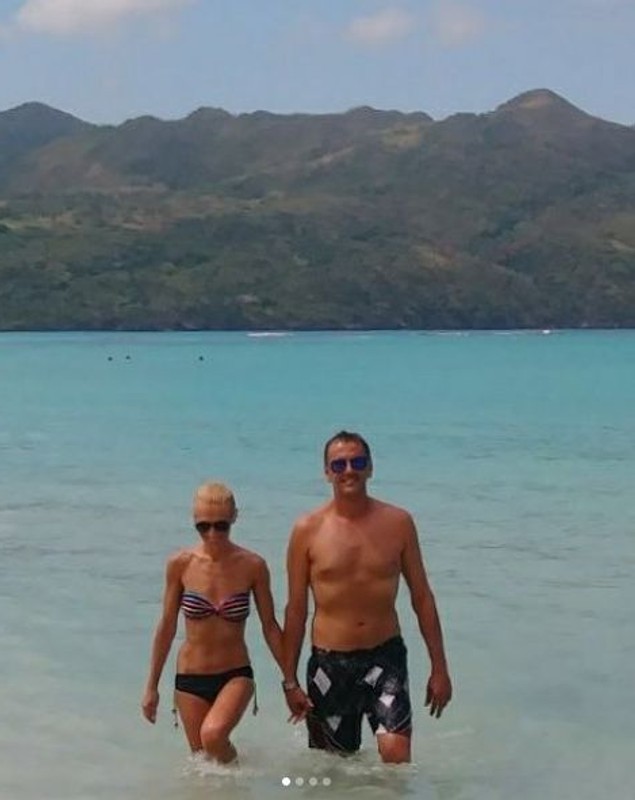 Cum s-a distrat Cosmin Cernat în Republica Dominicană. Ce bine arată soția lui în costum de baie | FOTO