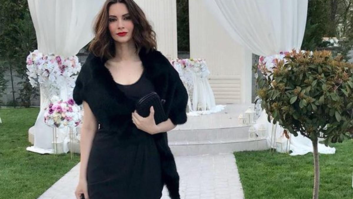 Andreea Berecleanu a fost nașă, dar nu a dansat din cauza doliului. "S-a dus și nu a trecut anul"