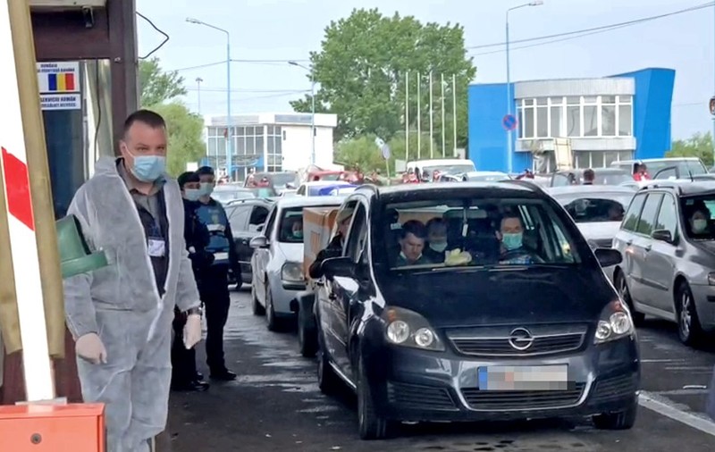 Percheziții de amploare în Vama Borș. Polițiștii au verificat gheretele vameșilor într-un dosar de corupție