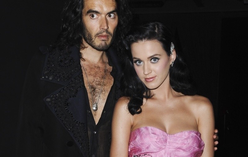 Katy Perry vrea să-i cumpere iubitului un Bentley, de Valentine's Day