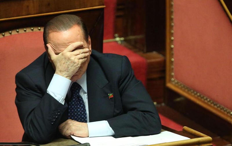 PENSIA ALIMENTARĂ pe care Silvio Berlusconi trebuie să o plătească fostei soţii ESTE DE DOMENIUL FANTASTICULUI! Vezi CE SUMĂ trebuie să-i dea ÎN FIECARE LUNĂ!