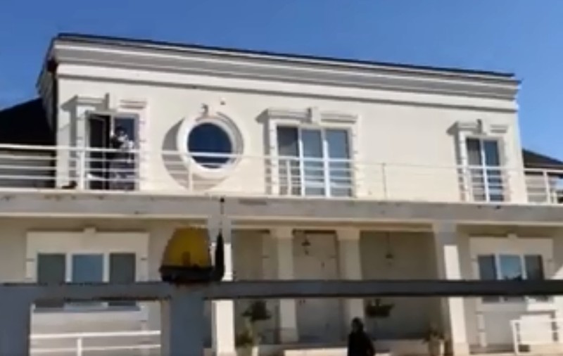 Șovkovski a fost alungat de fosta soacră cu focuri de armă! Fostul portar a vrut să-și vadă fiica, dar a fost împiedicat brutal | VIDEO