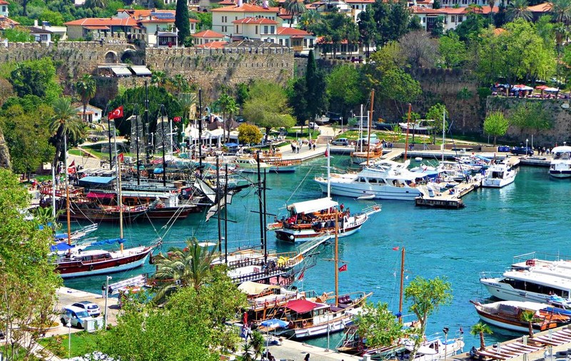 (P) Farmec oriental în capitala turismului turcesc, Antalya