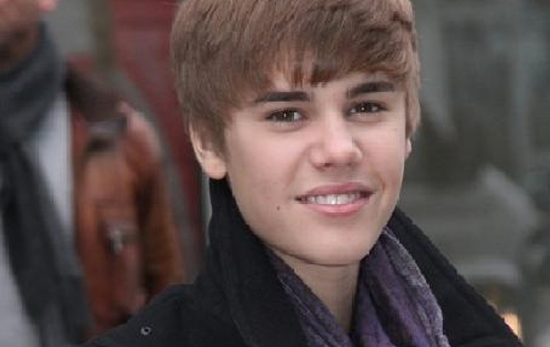 O şuviţă din părul lui Justin Bieber costă cât o maşină
