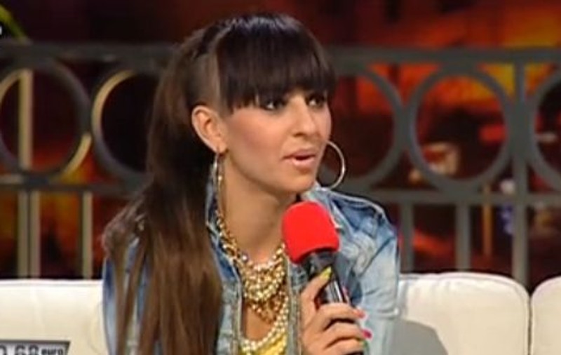 Giulia Anghelescu: "O dată pe săptămână mă rade pe cap soţul meu!" | FOTO
