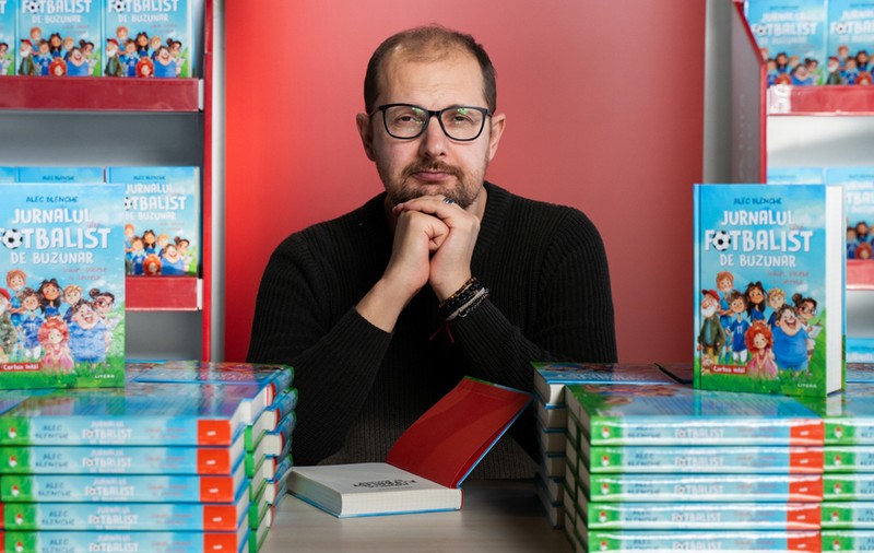 Alec Blenche, scriitorul român care a cucerit generații de copii, cu peste 600.000 de cărți vândute: „Fără povești, educația morală nu este decât ceva amar și greu de înghițit”