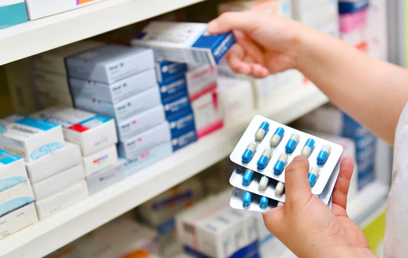 Crește numărul infecțiilor bacteriene care nu mai răspund la antibiotice: una din șase e rezistentă la medicamente standard
