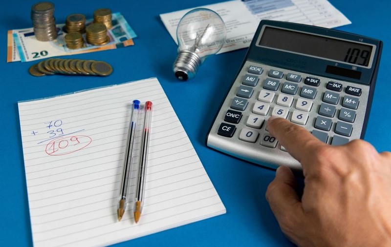 Facturi la electricitate. Poză cu caracter ilustrativ. Foto: Shutterstock