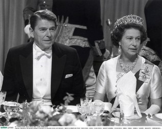 Ronald Reagan și regina Elisabeta a II-a Foto: Hepta