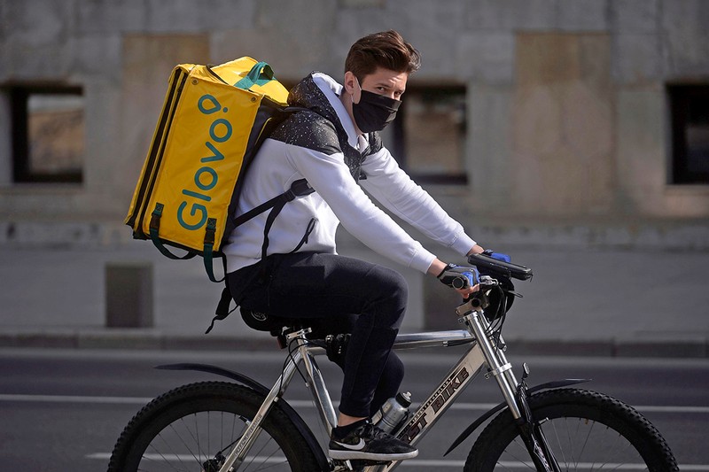 Curier pe bicicletă / Hepta
