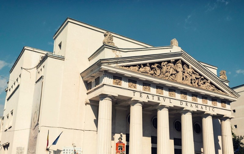 Teatrele își duc comediile la Galați. Ce se vede la Festivalul Național de Comedie