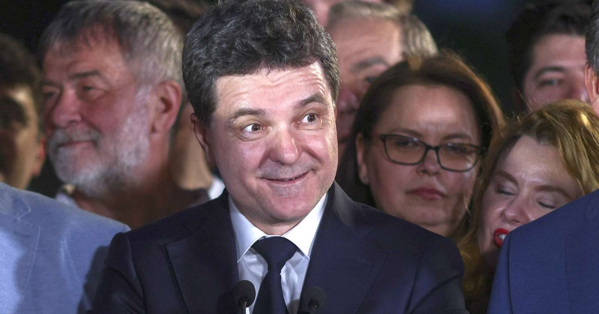 Nicușor Dan a ieșit pe locul 3 în primele rezultate exit poll publicate duminică, 4 mai, dar distanța față de locul 2 ocupat de Crin Antonescu este infimă. Foto: Inquam Photos / Octav Ganea