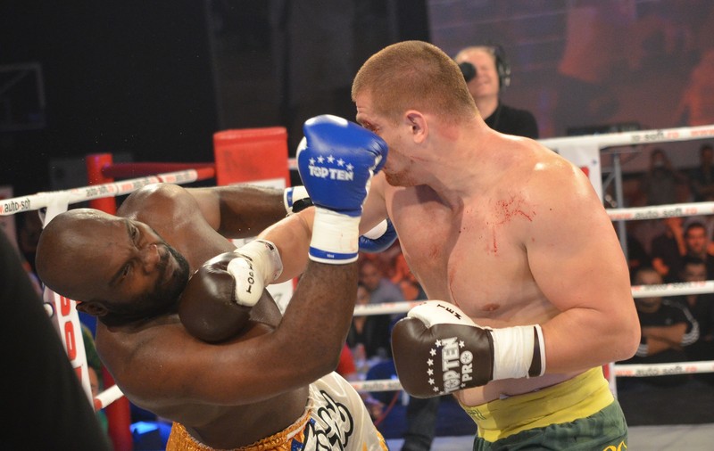 Cătălin Moroşanu şi fraţii Stoica se bat sâmbătă la Monza în marea finală Superkombat a anului