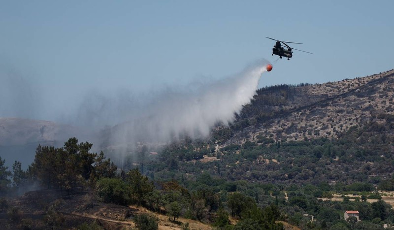 Peste 100 de persoane au murit, inclusiv unele care s-au înecat încercând să înoate departe de flăcări. Foto: Hepta