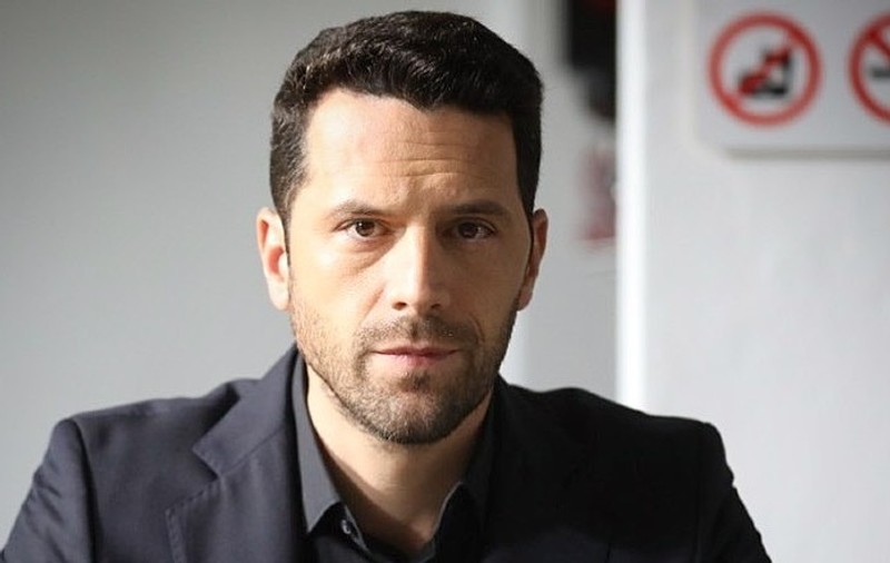 Adrian Nartea, actorul din serialul „Vlad”, a devenit tată pentru a doua oară. Primele imagini cu bebelușul