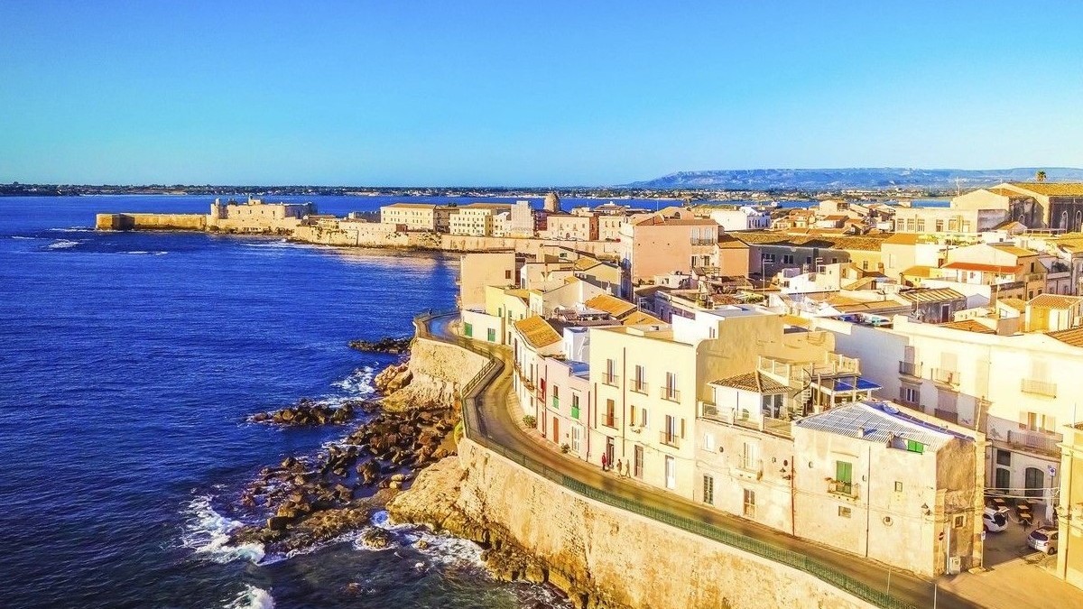 A dat doar 27000 de euro pe un apartament la mare, în Sicilia, dar îl vinde după mai puțin de un an. Sursă foto: Profimedia.
