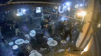 Cum a început bătaia din Centrul Vechi din București între români și ucrainenii veniți pentru concertul lui Max Korzh. Patru indivizi au fost reținuți | VIDEO