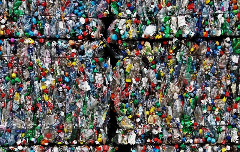 O companie germană susține că poate transforma plasticul în carburant
