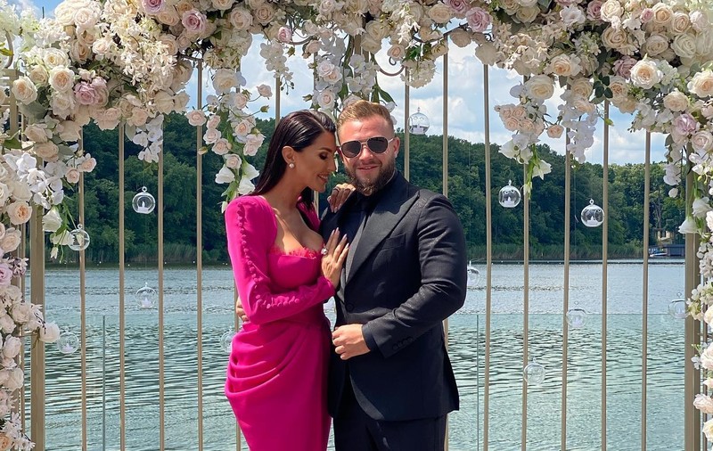 Ilinca Vandici rupe tăcerea în urma zvonurilor legate de divorțul său. „Îmi pare rău să vă dezamăgesc”