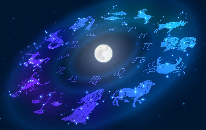 Luna plină din 9 august aduce energia vindecătoare și creatoare a zodiei Vărsător