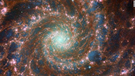 Galaxia Fantomă, aflată la 32 de milioane de ani lumină de Pământ (foto NASA)