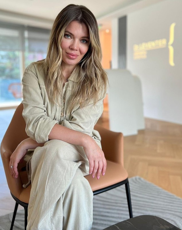 Gina Pistol și-a luat fetița și a plecat de acasă. Reacția unui internaut după anunțul vedetei. „Familii fericite doar de fațadă. Punct!”