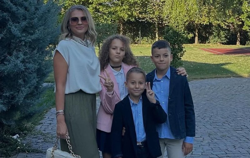 Mirela Vaida a spus unde învață copiii ei: „Sunt trei frați care au aceleași îndatoriri și drepturi ca oricare copil”
