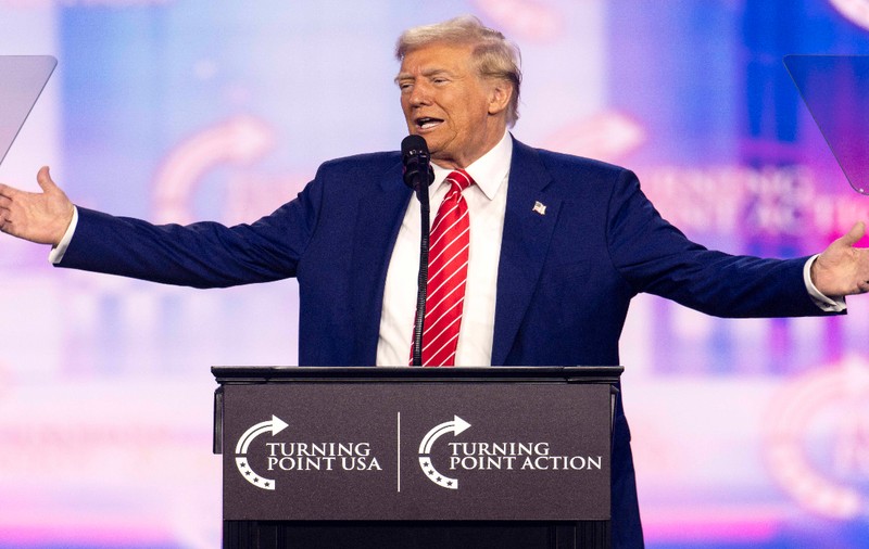Donald Trump îndeamnă Marea Britanie să renunțe la eoliene și să exploateze petrolul din Marea Nordului