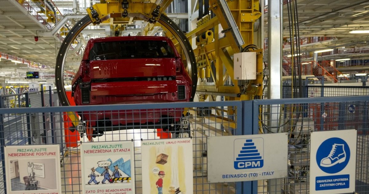 Un nou Fiat Grande Panda văzut în hala de asamblare a fabricii Stellantis din Kragujevac, Serbia, 22 iulie 2024