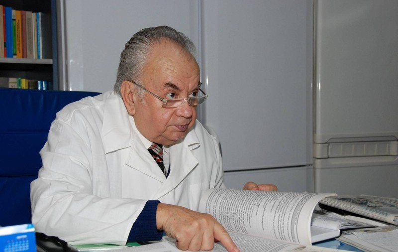 Profesorul Constantin Milică a murit. Era unul din cei mai cunoscuți fitoterapeuți din țară și trata bolnavii de cancer