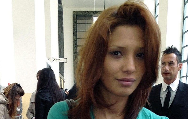 Un model audiat în dosarele lui Berlusconi a murit în condiții suspecte