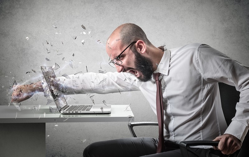 OPINIE/ PAH, despre agresivitatea de pe rețelele de socializare: "Postacul răspunse-ntorcându-se: taci!"