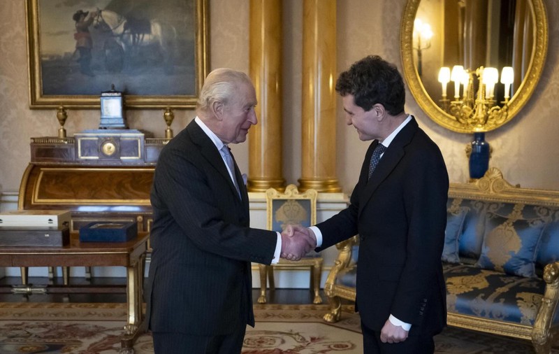 Nicuşor Dan, primit de Regele Charles la Palatul Buckingham, în cadrul vizitei oficiale la Londra
