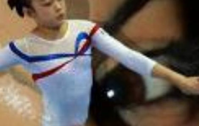 Cea mai SPECTACULOASĂ evoluție la GIMNASTICĂ! Mărește POZA să vezi BÂRNA! Este MADE IN ROMANIA! FOTO