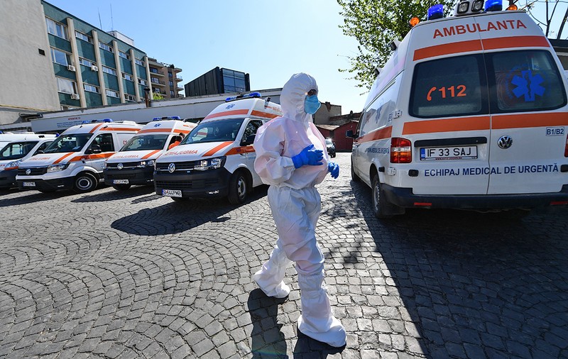 Bilanț COVID: 8.600 de cazuri noi și 44 de decese. Câți pacienți sunt la ATI