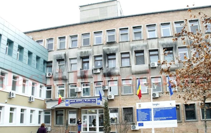 Internată cu COVID-19 la Timișoara, medicul ATI Diana Căprărin: “Virusul s-a răspândit în tot spitalul Deva, pentru că n-am fost protejați”