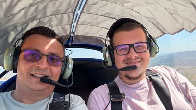 Raportul oficial al tragediei aeriene de la Arad în care au murit doi oameni: rugina dintr-o sudură ascunsă a dus la desprinderea cupolei
