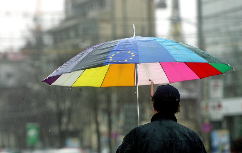 Avertizare meteo pentru București. Vânt, ploi și descărcări electrice în Capitală